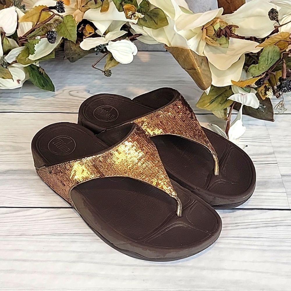 Fitflop Lulu toe post sandals with shimmering  gold vamp Women's Size 6